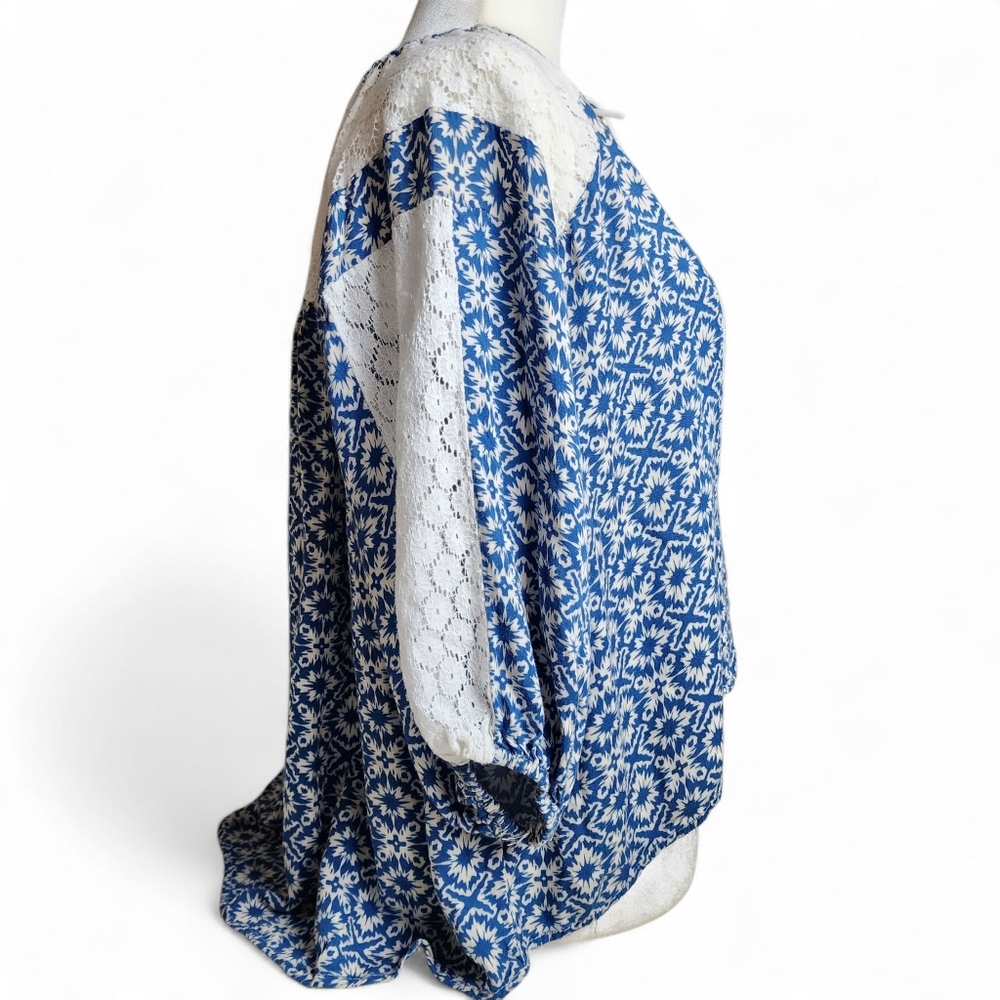Selfie Couture Blue and White Floral Lace  Women's Top - Picture 4 of 9